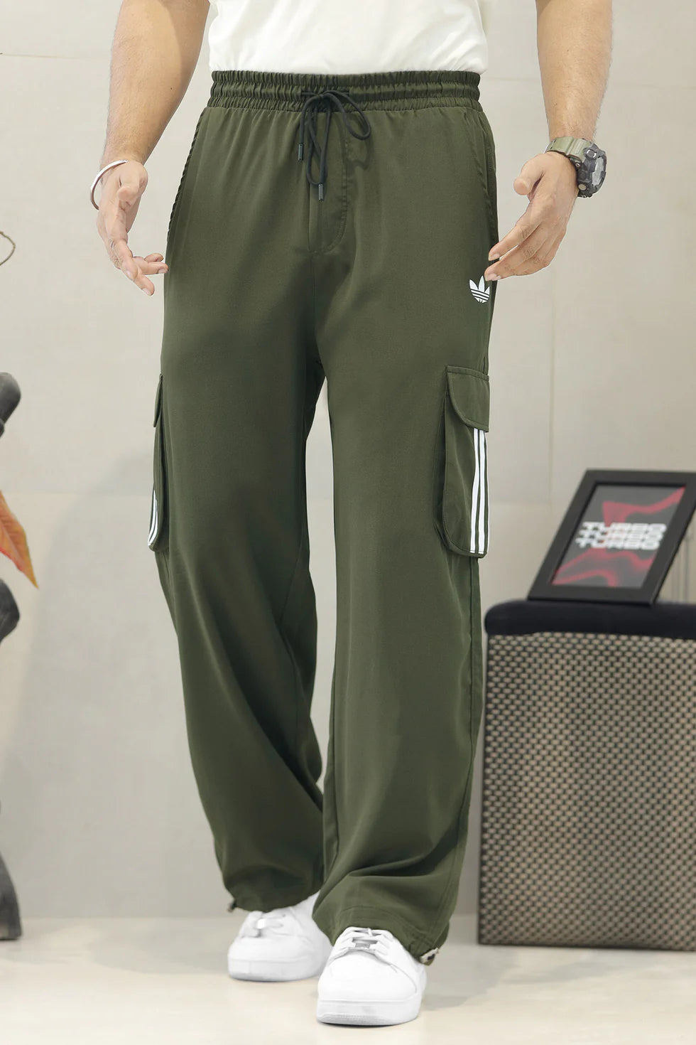 Adds Mid-Rise Pocket Side Stripe Loose Bottom Trouser