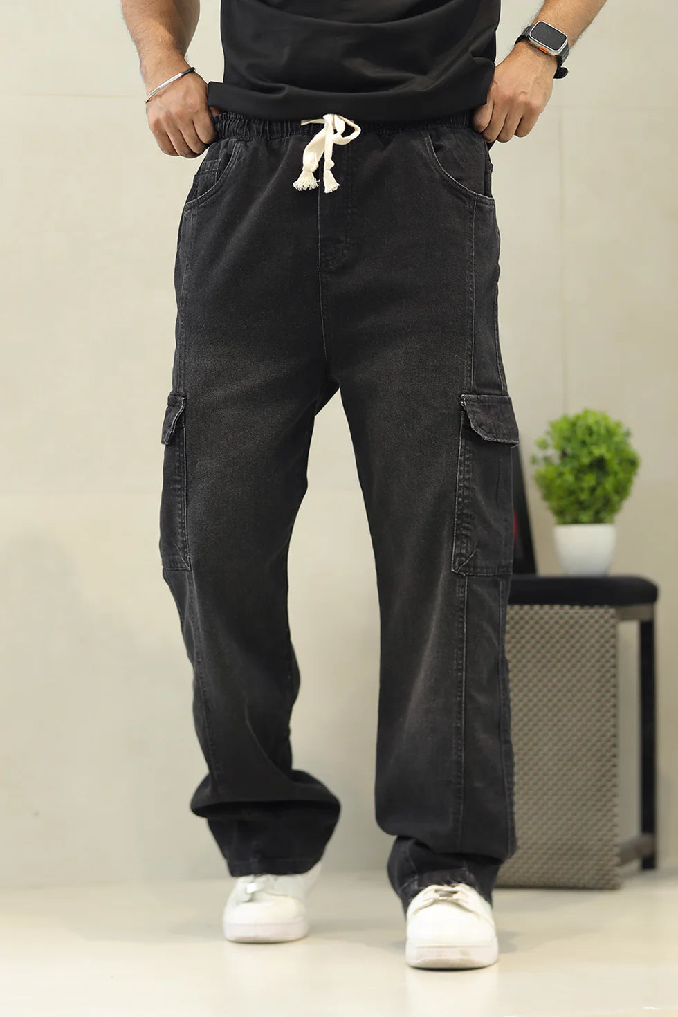 Turbo Solid Shaped Denim Baggy Jeans In Black